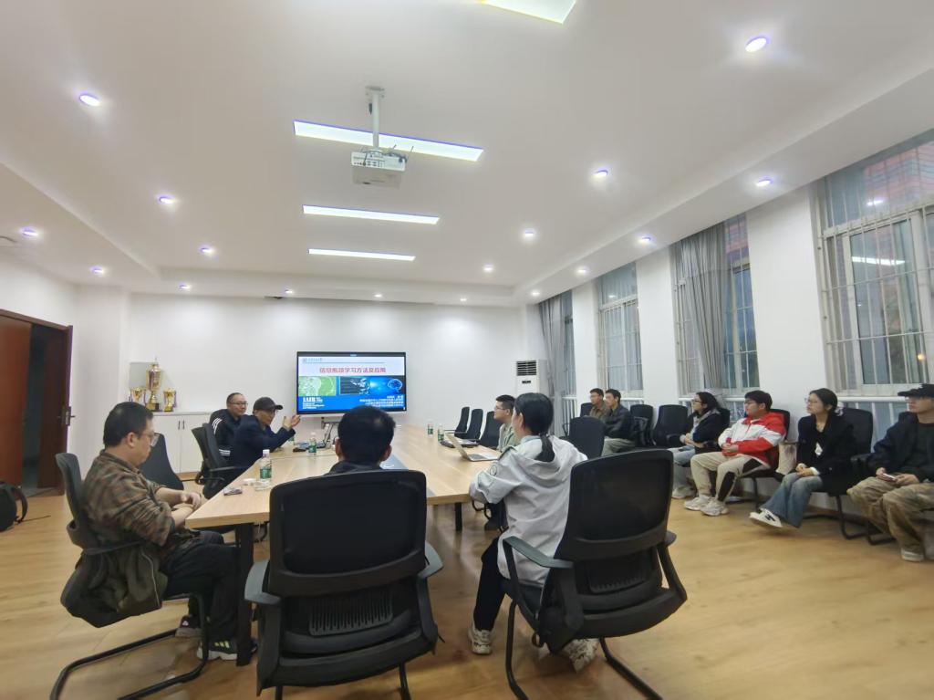 西安交通大学陈霸东教授莅临我院开展网络信息技术研发学术报告